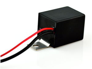 Nadajnik DTM BLINK (otwieranie bramy "mrugnięciem" światłami długimi auta)