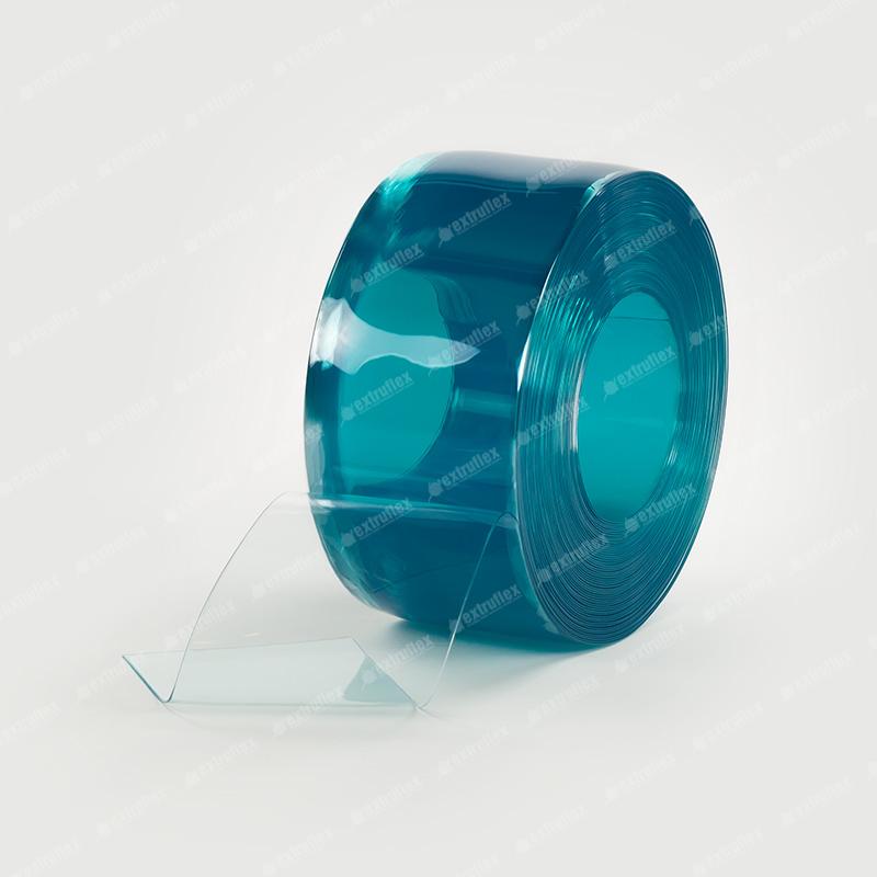 Folia PVC 400x4 Super Polar Ref. 106 - zdjęcie przedstawiające przeźroczystą folię o lekko niebiesko-zielonym zabarwieniu i zaokrąglonych krawędziach
