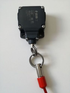 Włącznik pociągowy IP67 z linką stalową w oplocie gumowym