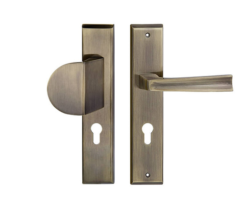 Wewnątrz-klatkowy klamko-pochwyt drzwiowy Metal-Bud MAJA