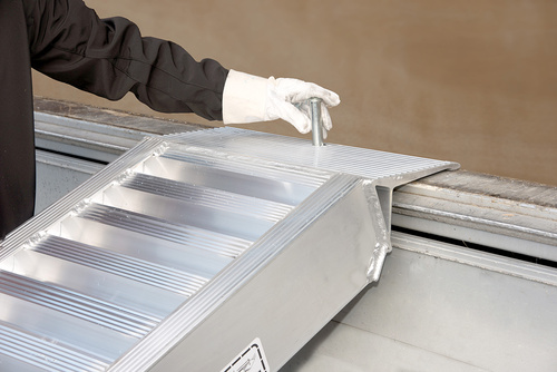 Rampa załadowcza do pojazdów z kołami lub gąsienicami gumowymi ALTEC AVS 170 (170.01.008)