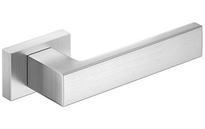 Klamka drzwiowa CORONA FOCUS (szyld prostokątny RT)