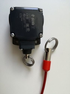 Włącznik pociągowy IP67 z linką stalową w oplocie gumowym