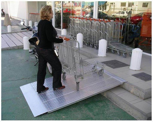 Antypoślizgowa aluminiowa rampa najazdowa ALTEC AOS 300 (081.01.021)