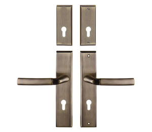 Wewnątrz klatkowa klamka drzwiowa Metal-Bud ZEUS