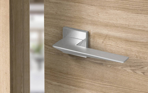 Klamka drzwiowa CORONA BLADE