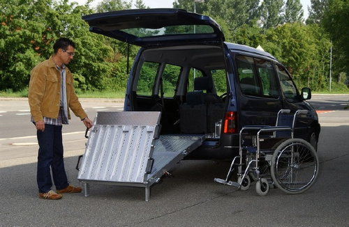 Dwukrotnie składana, stała rampa najazdowa ALTEC RLK-Z (086.00.004)