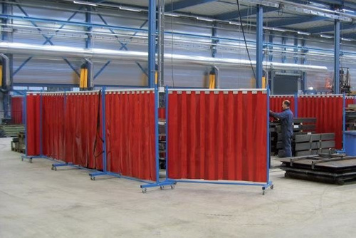 Folia spawalnicza SCREENFLEX ISO 25980 300x2 czerwona transparentna Ref. 302 (rolka 50 mb)