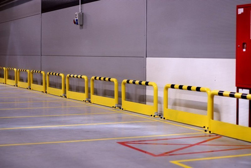 Odbojnica przyziemna prosta z osłoną przed widłami CM.OPPlus1206