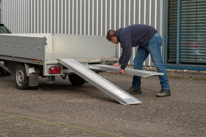 Rampa załadowcza do pojazdów z kołami lub gąsienicami gumowymi ALTEC AVS 90 (090.01.206)