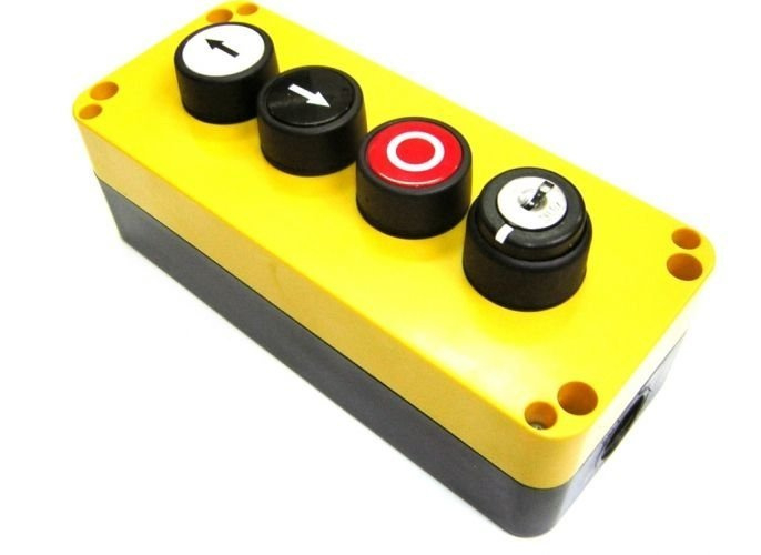 Przycisk sterowniczy poczwórny KDT4 z przełącznikiem kluczykowym