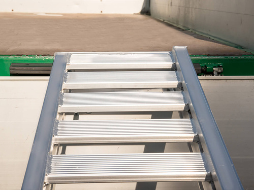 Szyna szczeblowa do pojazdów z gąsienicami lub kołami gumowymi ALTEC AVS SP 130 (130.71.015)