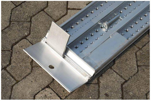 Antypoślizgowa aluminiowa rampa najazdowa ALTEC AOS 300 (081.01.020)