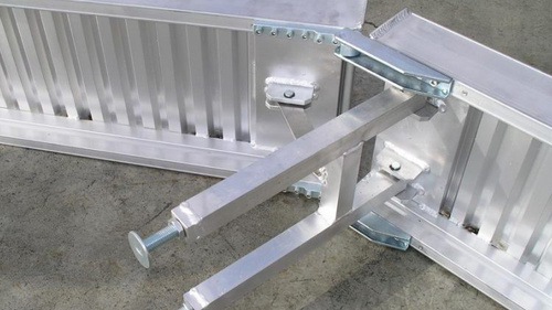 Rampa załadowcza do pojazdów z kołami lub gąsienicami gumowymi ALTEC AVS 110 (110.01.020)