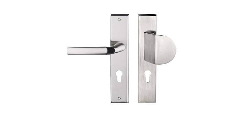 Wewnątrz klatkowy klamko-pochwyt drzwiowy Metal-Bud ZEUS