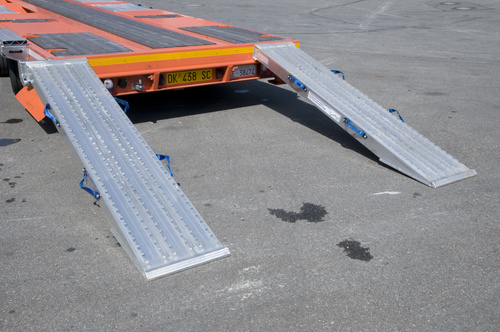 Dolny profil U do montażu ciężkich ramp najazdowych ALTEC AVS / VFR, 2600 mm, ocynk (500.00.047)