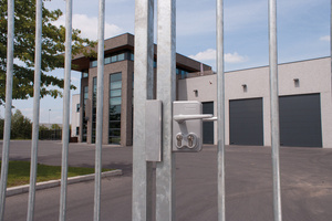 Zamek z dwiema wkładkami Locinox LDKZ D1 na profil kwadratowy 50 mm