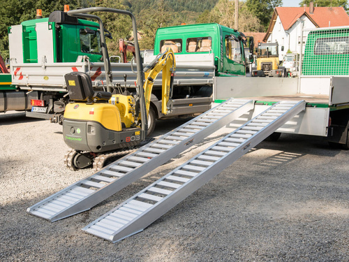 Szyna szczeblowa do pojazdów z gąsienicami lub kołami gumowymi ALTEC AVS SP 110 (110.71.034)