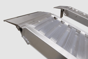 Rampa załadowcza do pojazdów z kołami lub gąsienicami gumowymi ALTEC AVS 150 (150.01.002)