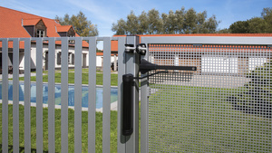 Kompaktowy samozamykacz Locinox LION