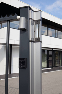 Nawierzchniowa zwora magnetyczna z zintegrowanym pochwytem Locinox MAG-3000