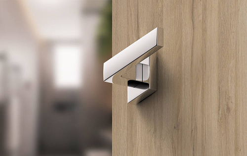 Klamka drzwiowa CORONA FOCUS (szyld kwadratowy Q)