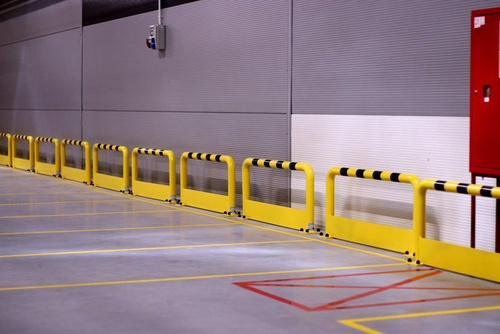 Odbojnica przyziemna prosta z osłoną przed widłami CM.OPPlus1212