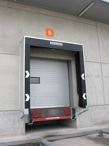 Zderzak stalowy sprężynowy 600 mm