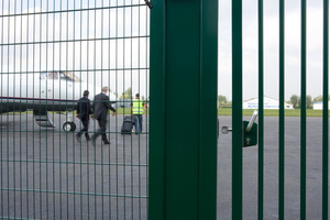 Zaczep do bram przesuwnych Locinox SSKZ-QF