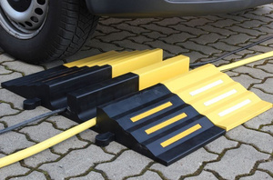 Osłona kabli i węży 680 mm, czarna