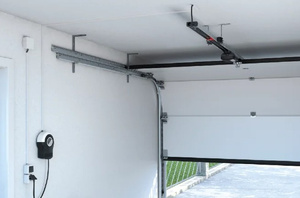 Napęd do bramy garażowej SOMMER pro+ z 2 nadajnikami 2-kanałowymi