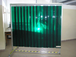 Parawan spawalniczy 2000x2000 mm PZ ZS1 30 - jednościenny z kurtyną paskową (pasy 2x300 mm)