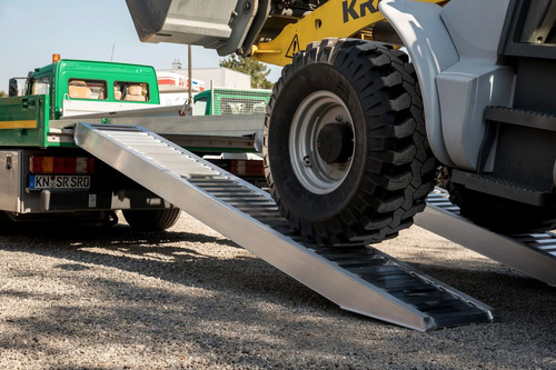 Rampa załadowcza do pojazdów z kołami lub gąsienicami gumowymi ALTEC AVS 80 (080.01.012)