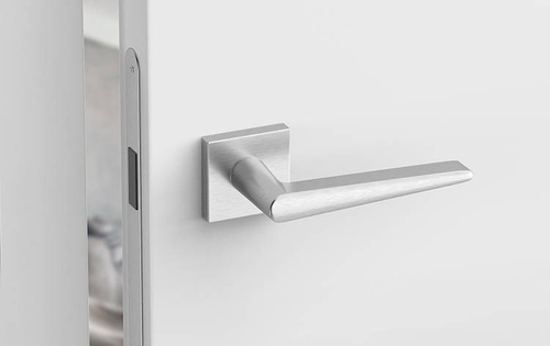 Klamka drzwiowa CORONA ARROW (szyld kwadratowy)