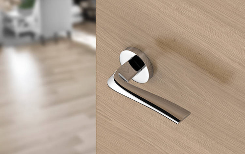 Klamka drzwiowa CORONA FLOW