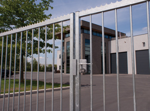 Zamek z dwiema wkładkami Locinox LDKZ D1 na profil kwadratowy 60 mm