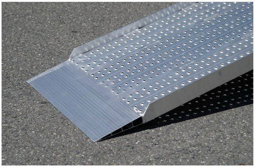 Antypoślizgowa aluminiowa rampa najazdowa ALTEC AOS 600 (081.01.048)