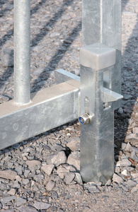 Ocynkowany ogniowo łapacz bramowy Locinox ABL