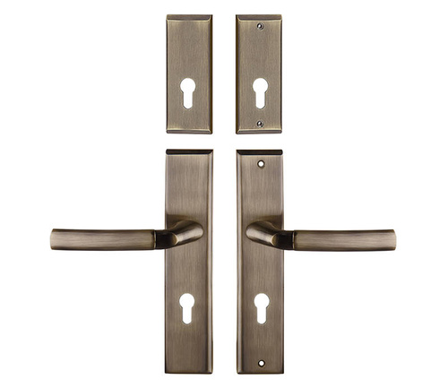 Wewnątrz klatkowa klamka drzwiowa Metal-Bud ZEUS