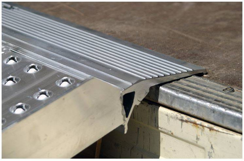 Antypoślizgowa aluminiowa rampa najazdowa ALTEC AOS 600 (081.01.049)