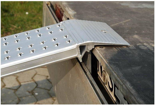 Antypoślizgowa składana aluminiowa rampa najazdowa ALTEC AOS-F 800 (081.55.024)