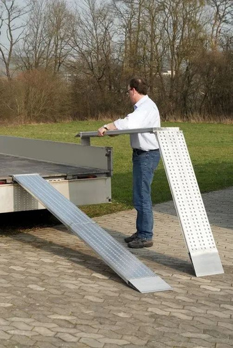 Antypoślizgowa składana aluminiowa rampa najazdowa ALTEC AOS-F 400 (081.55.025)